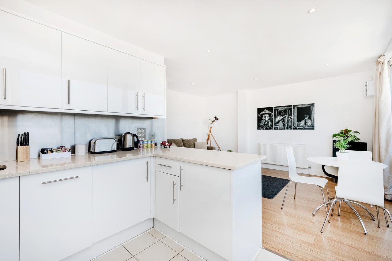 Concept Living Kensington Apartment *