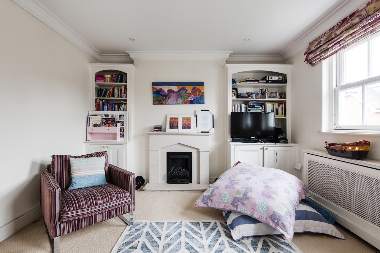 Lovely Putney Family By The Thames * London