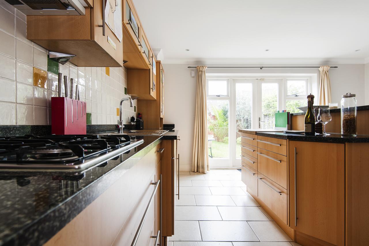 Lovely Putney Family By The Thames * London