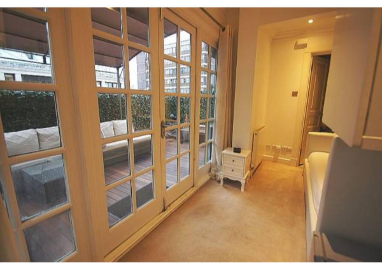 Piccadilly Circus Apartment *