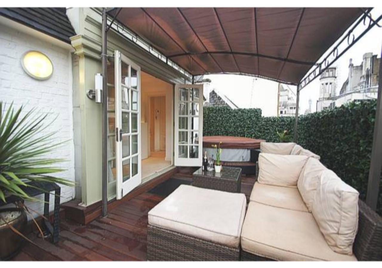Piccadilly Circus Apartment *