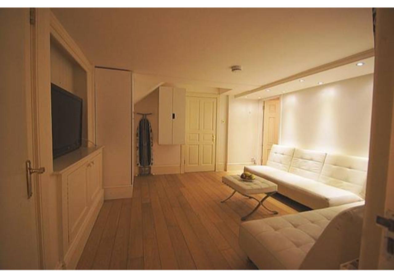 Piccadilly Circus Apartment London