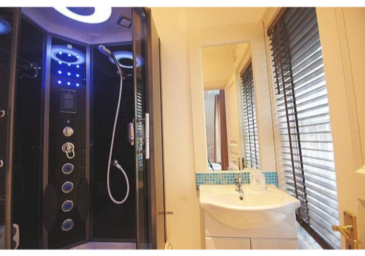 Piccadilly Circus Apartment London