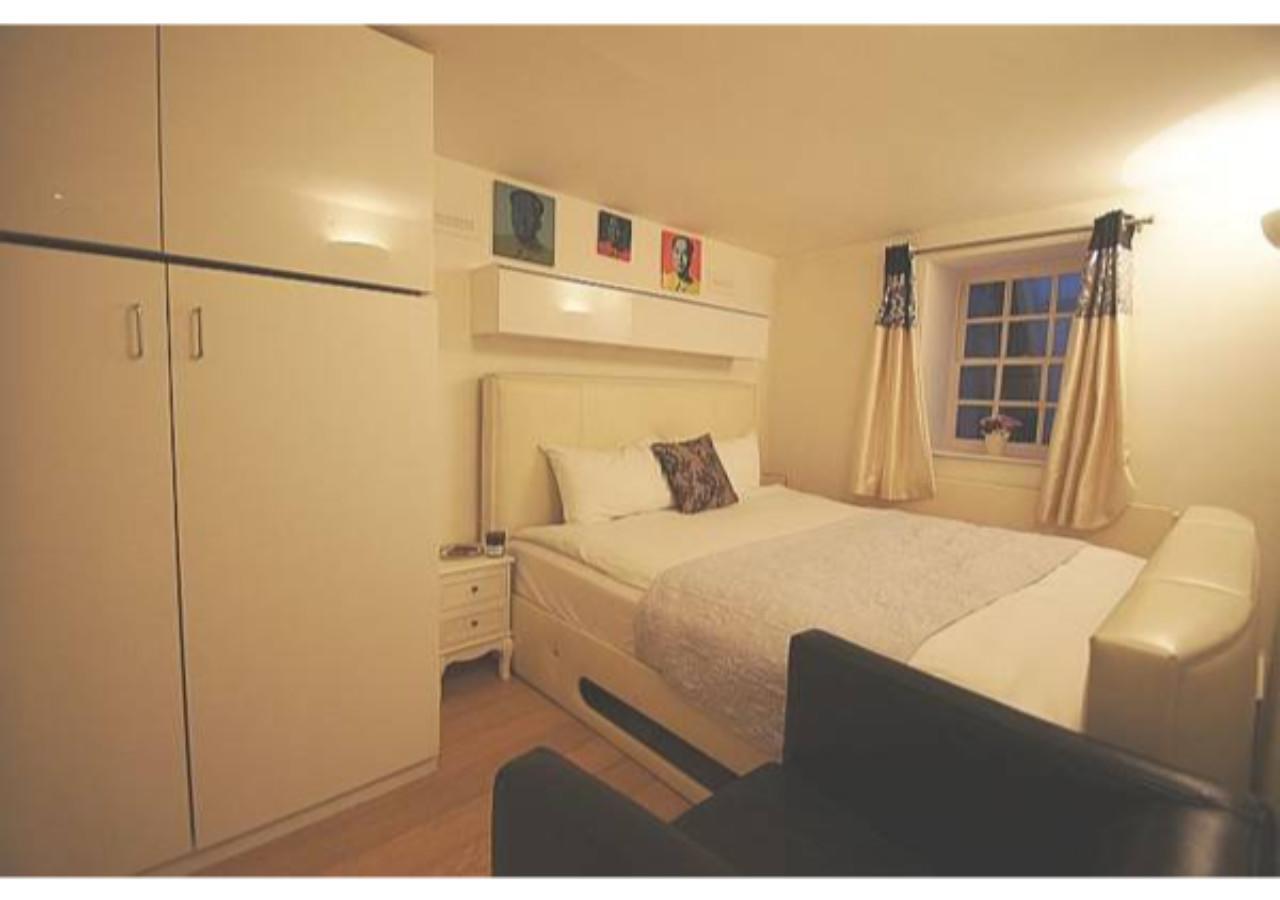 Piccadilly Circus Apartment *