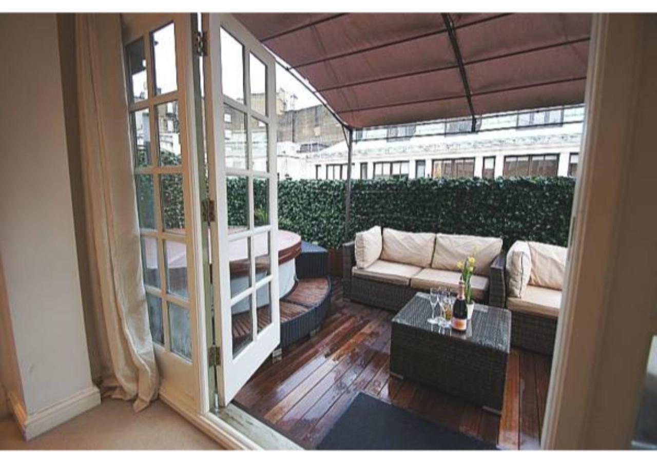 Piccadilly Circus Apartment