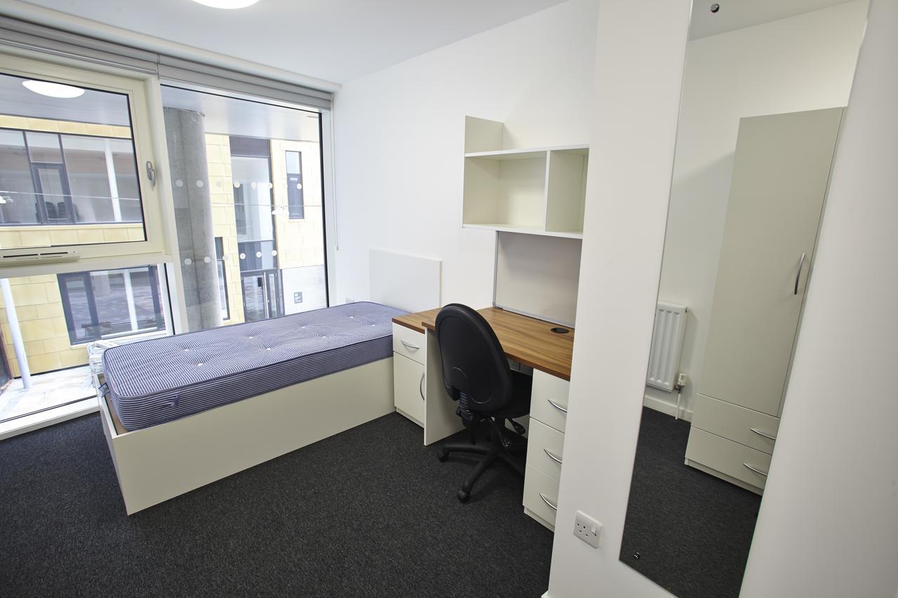 Apartment Daniel Defoe Hall Of