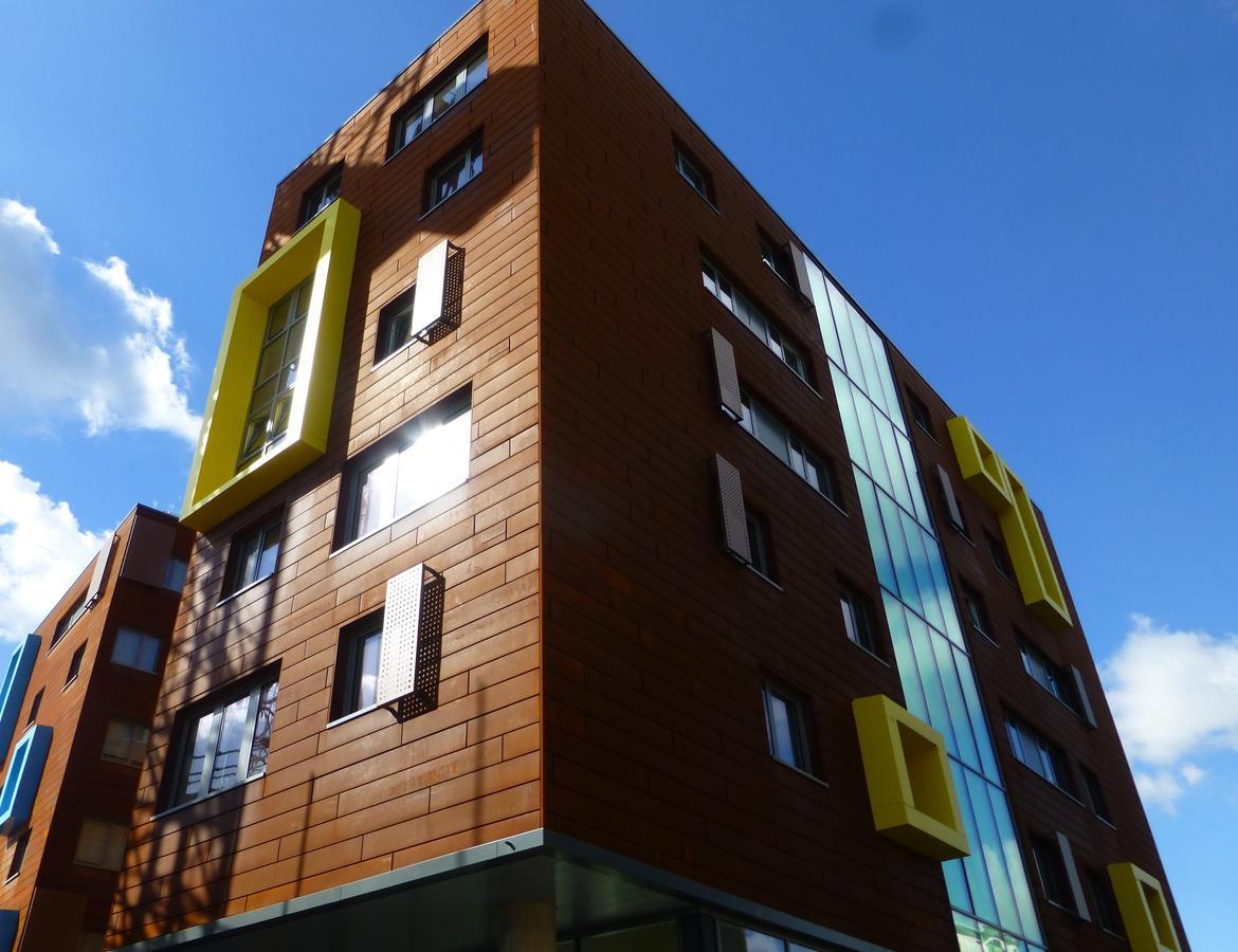 Daniel Defoe Hall Of London