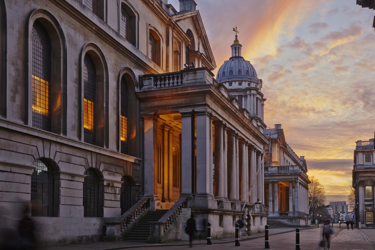Daniel Defoe Hall Of * London