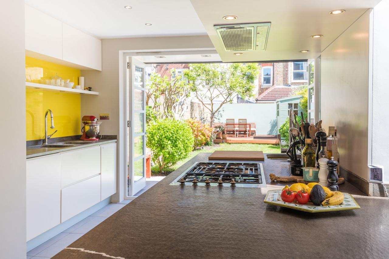 Lavish Nordic Styled Fulham By The Thames Holiday home *