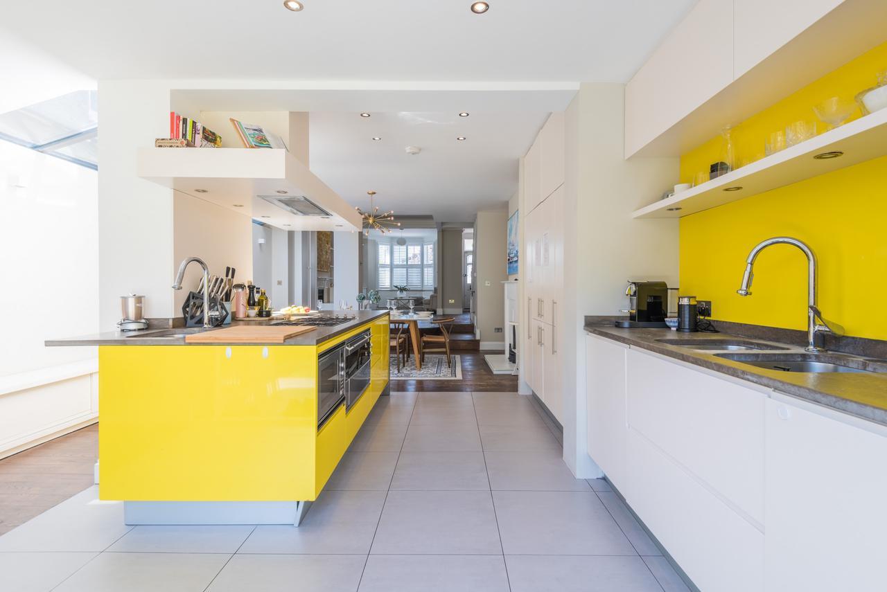 Lavish Nordic Styled Fulham By The Thames Holiday home *