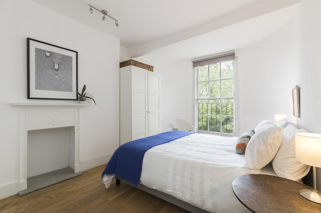 Spacious And Chic Flat In Angel * Londen