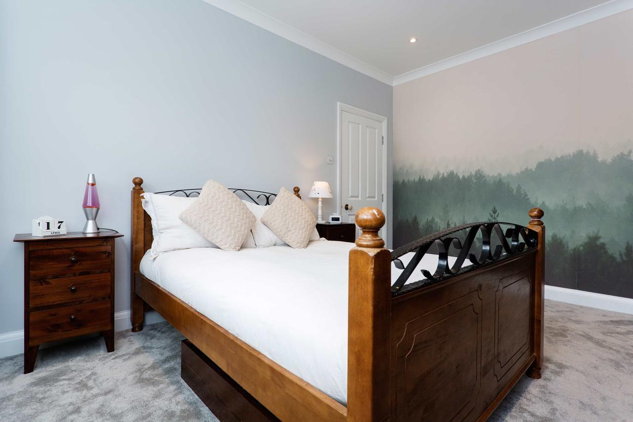 Feriehus Veeve - Bespoke Wimbledon Retreat *