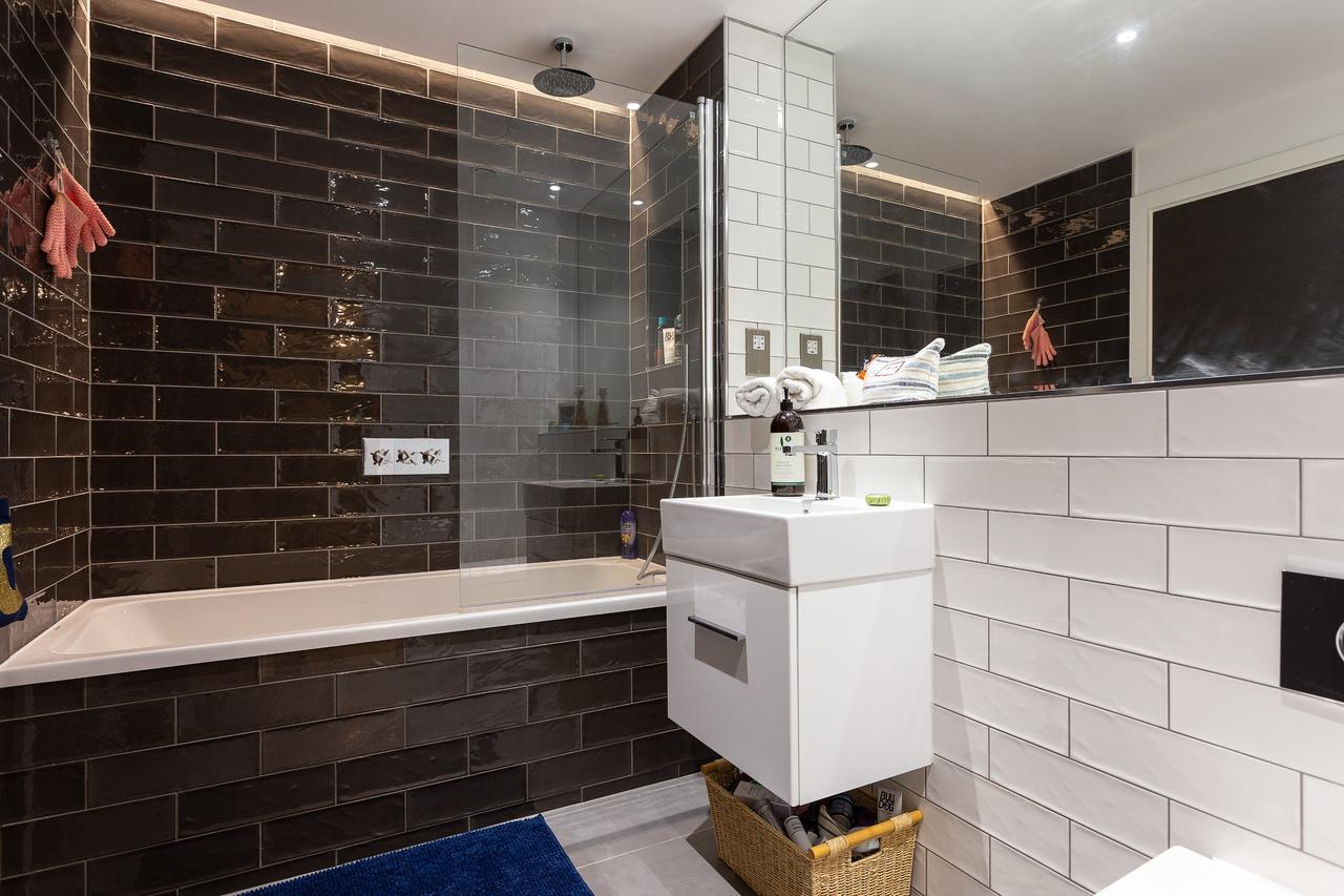Apartment 1 Bedroom Converted Warehouse In Stoke Newington London