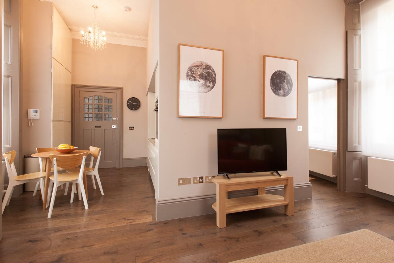 Emperors Gate By Allo Housing Apartment