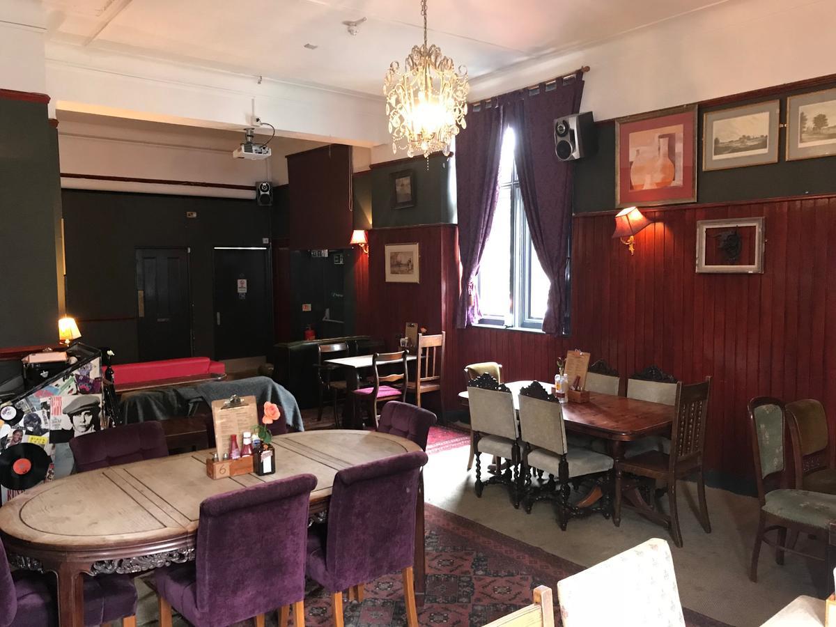 The Long And Bar Hotell