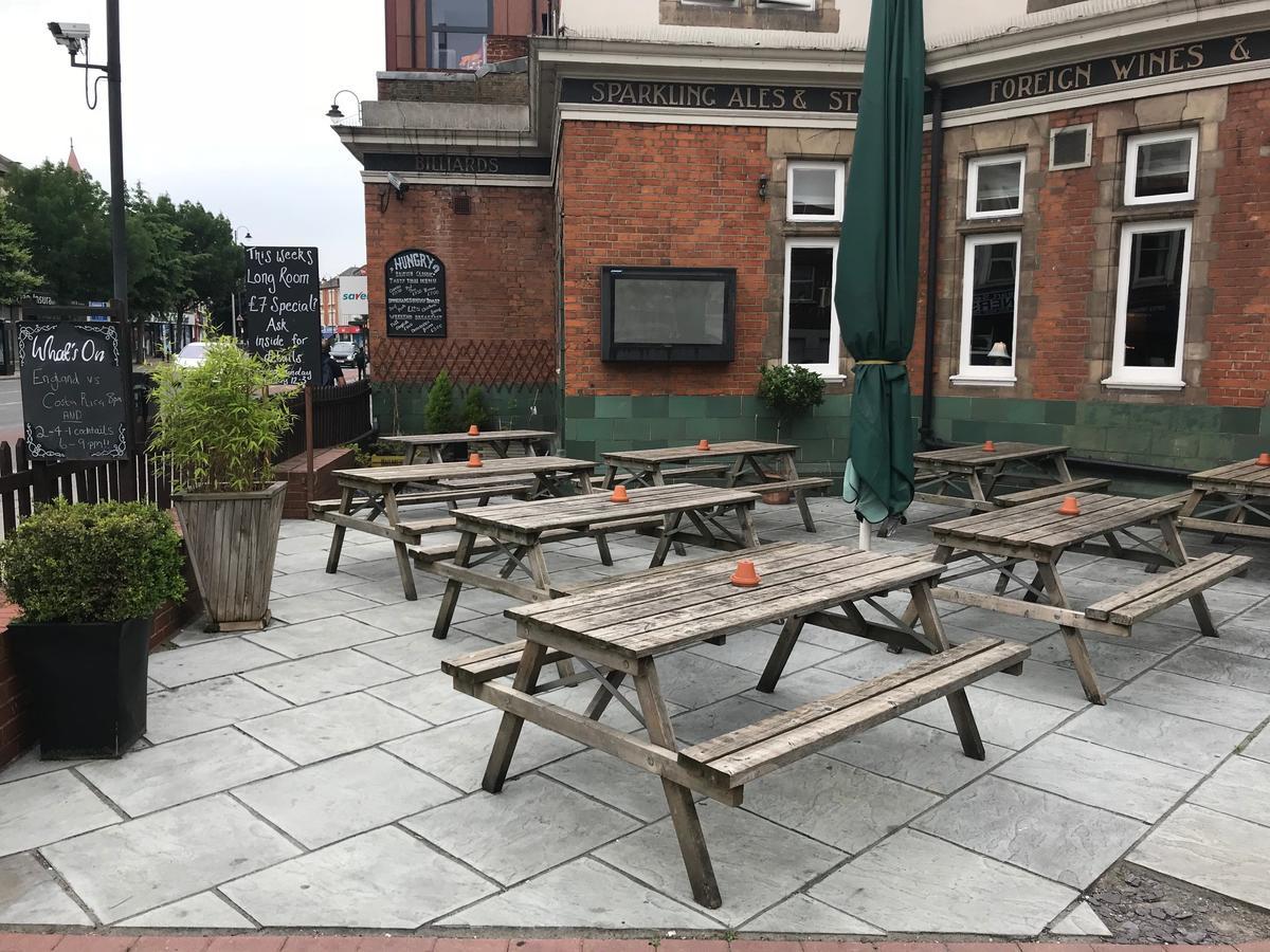 The Long And Bar Hotell