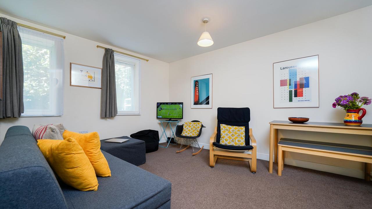 Apartment Modern Flat In A Great Location