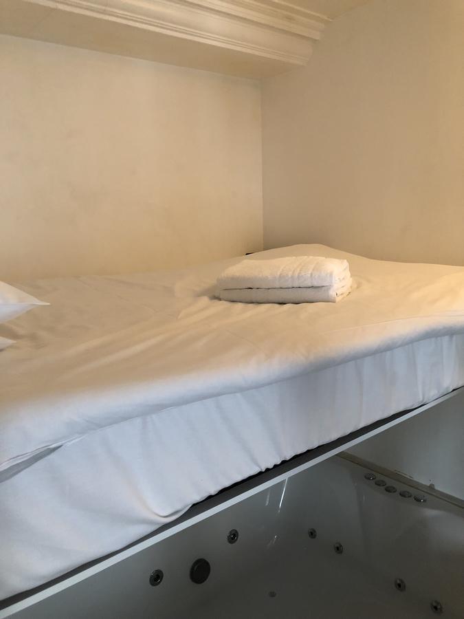 Piccadilly Circus Apartment *