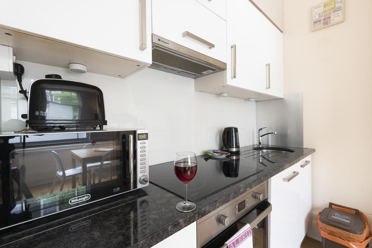 Russell Square Apartment *