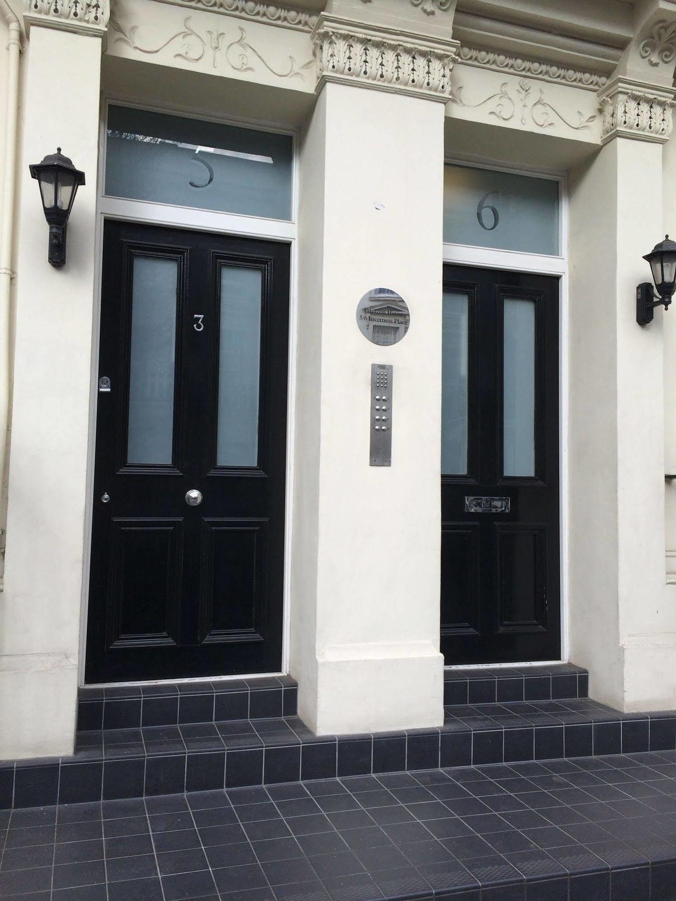 Apartment Inverness Place London
