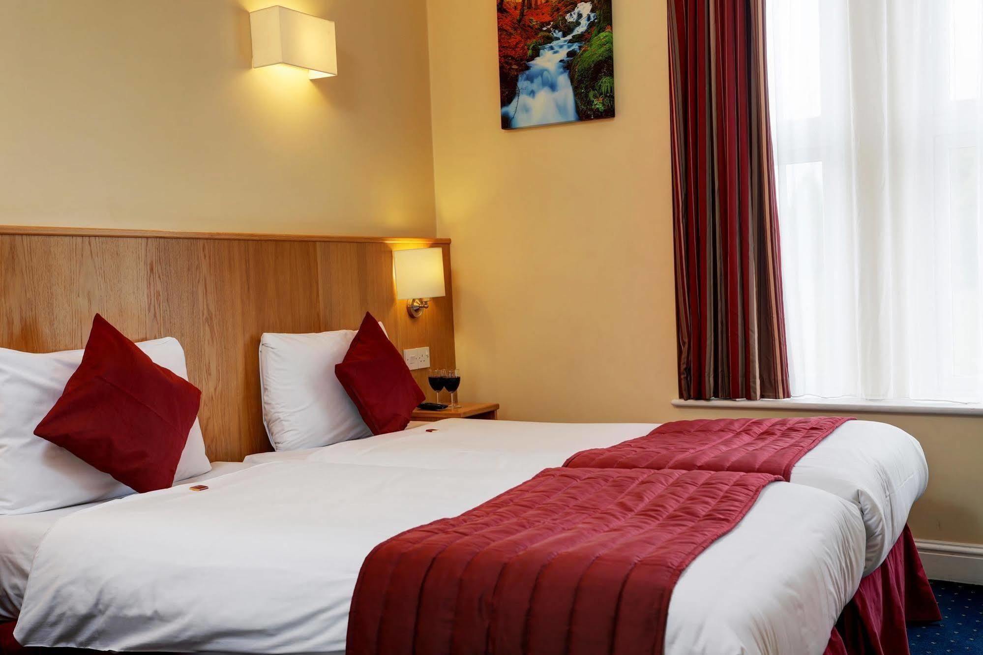 Western Highbury Hotel