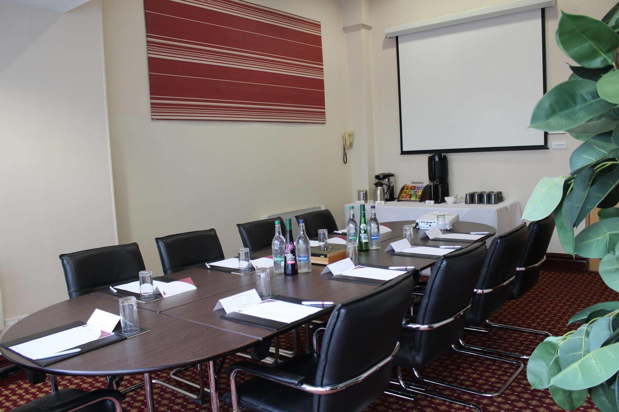Hotel Antoinette Wimbledon 3*