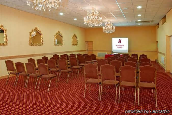 Antoinette Wimbledon 3* London