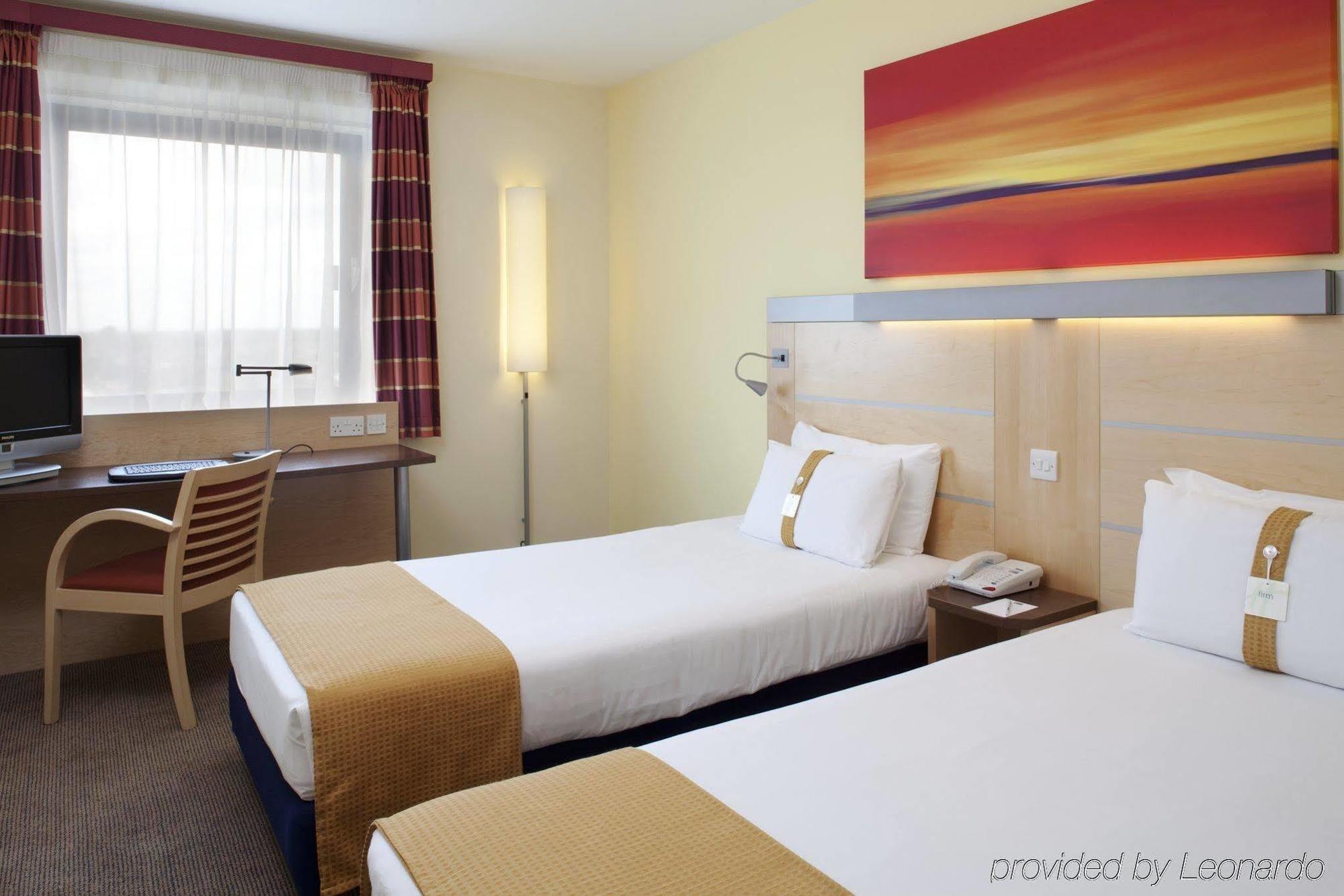 Express - Newbury Park, An Ihg 3* London