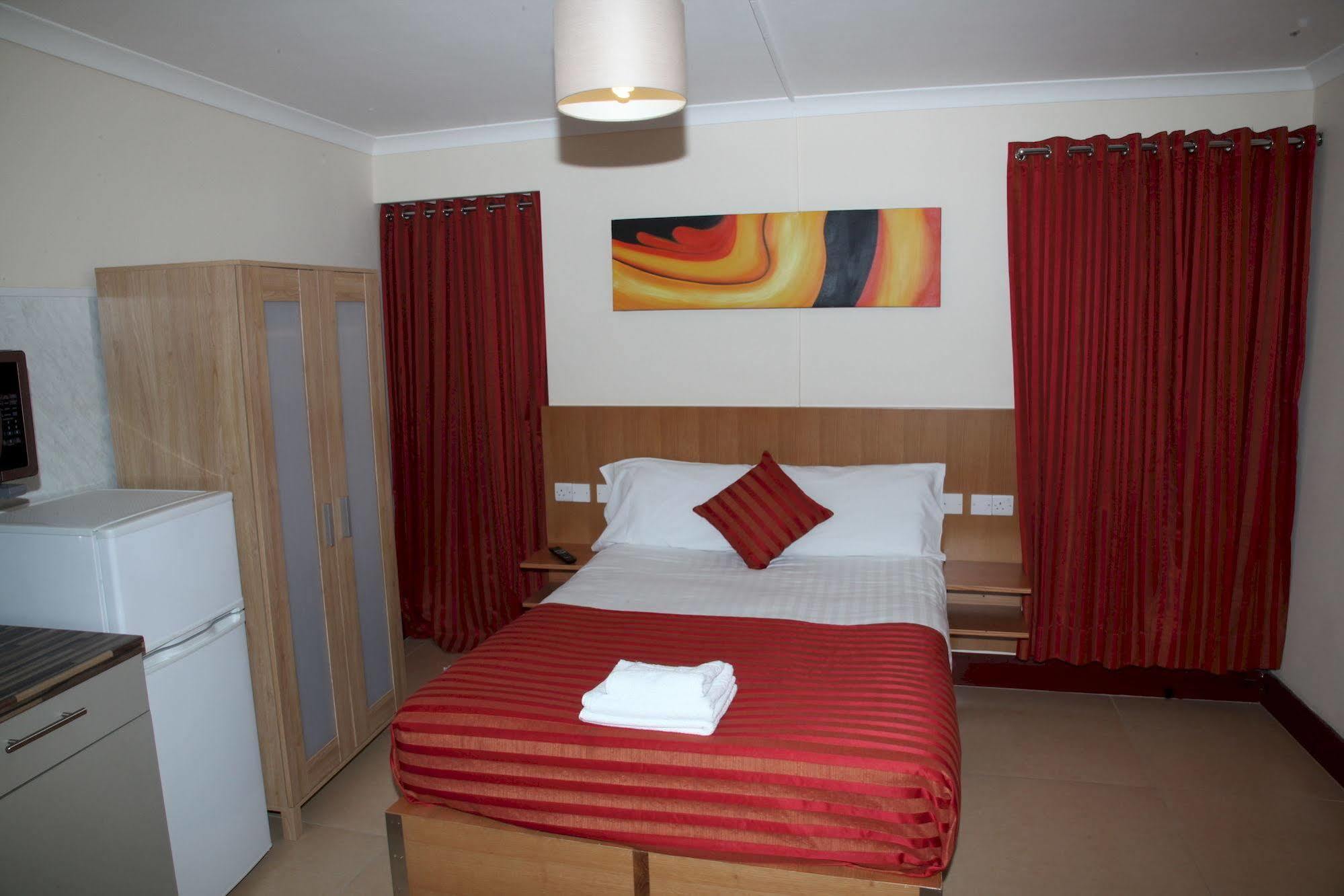 Hotell Grove 2*
