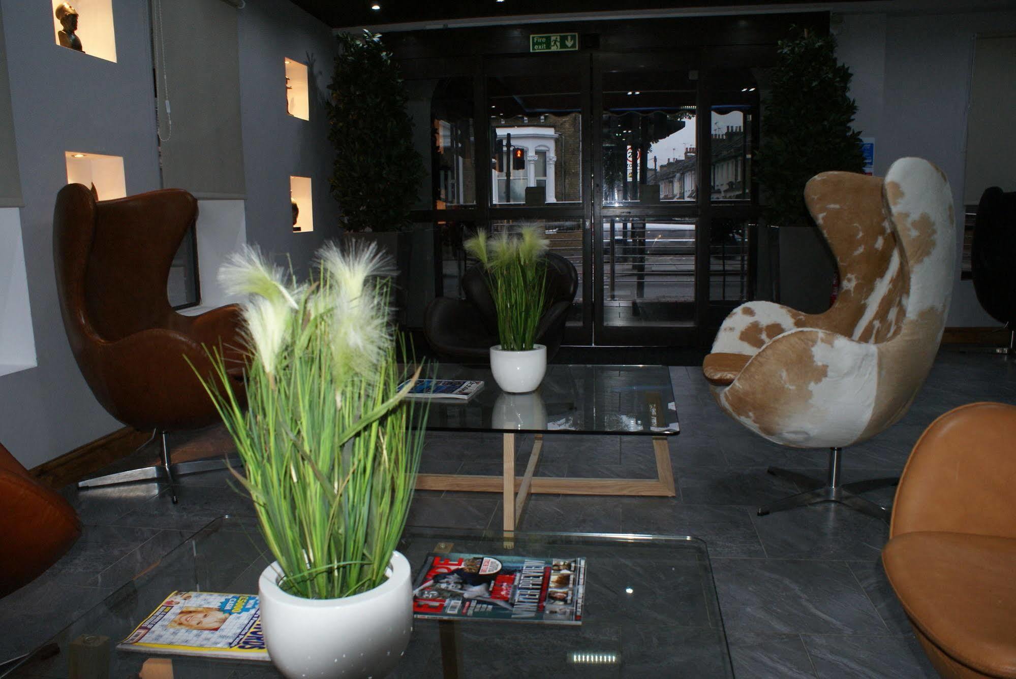 Hotel Epsilon 3*