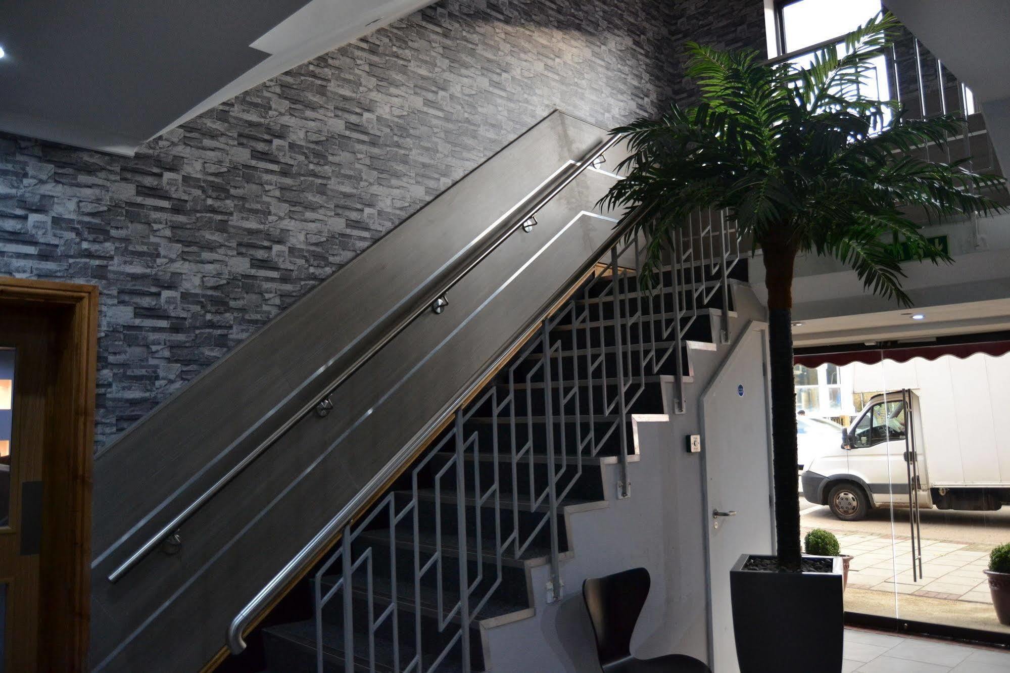 Hotel Epsilon