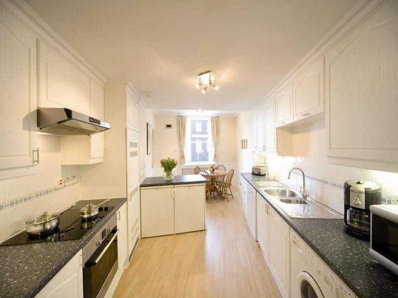 44 Curzon Street By Mansley 4* London