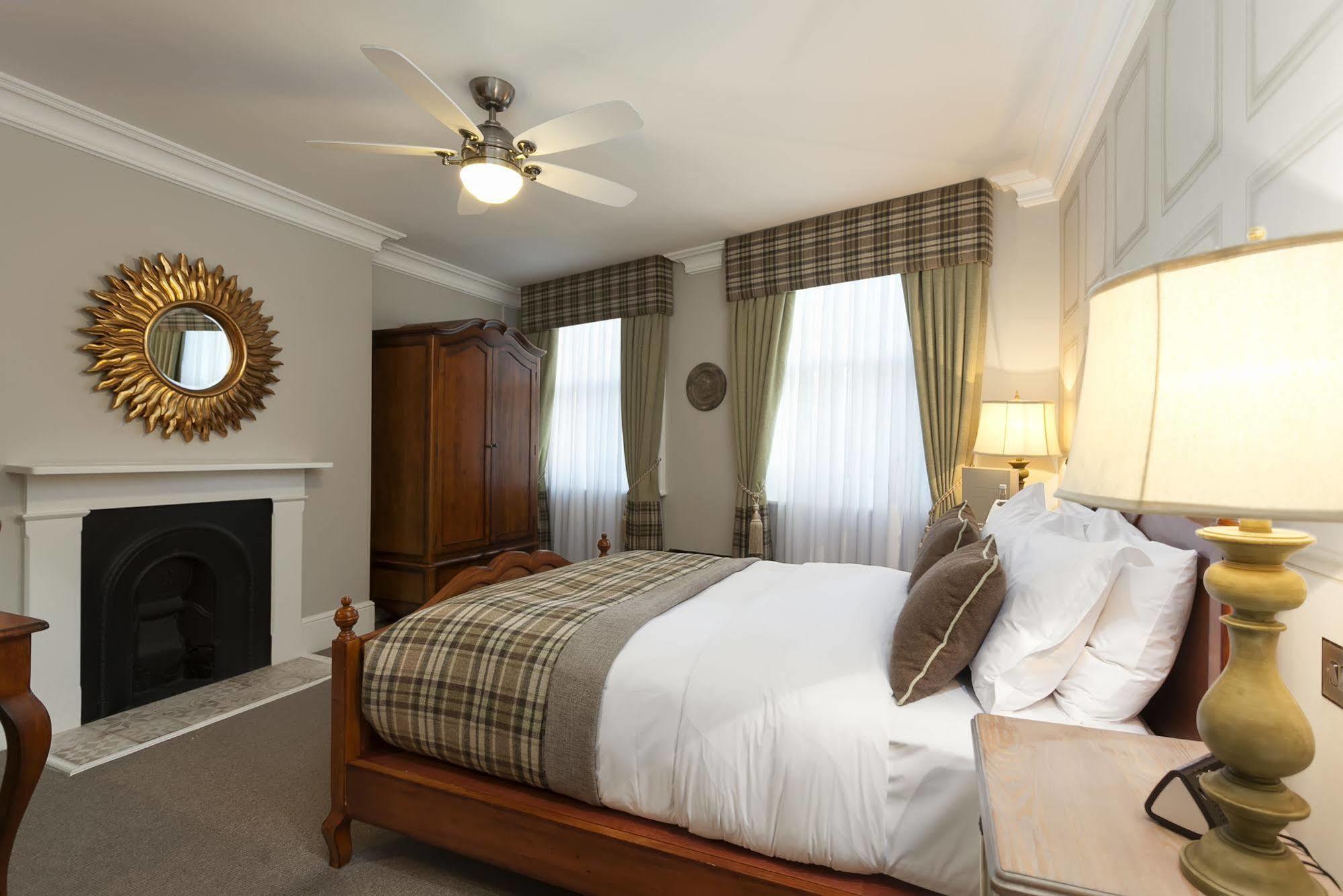 The Clerk & Well Pub And Hotell 4*