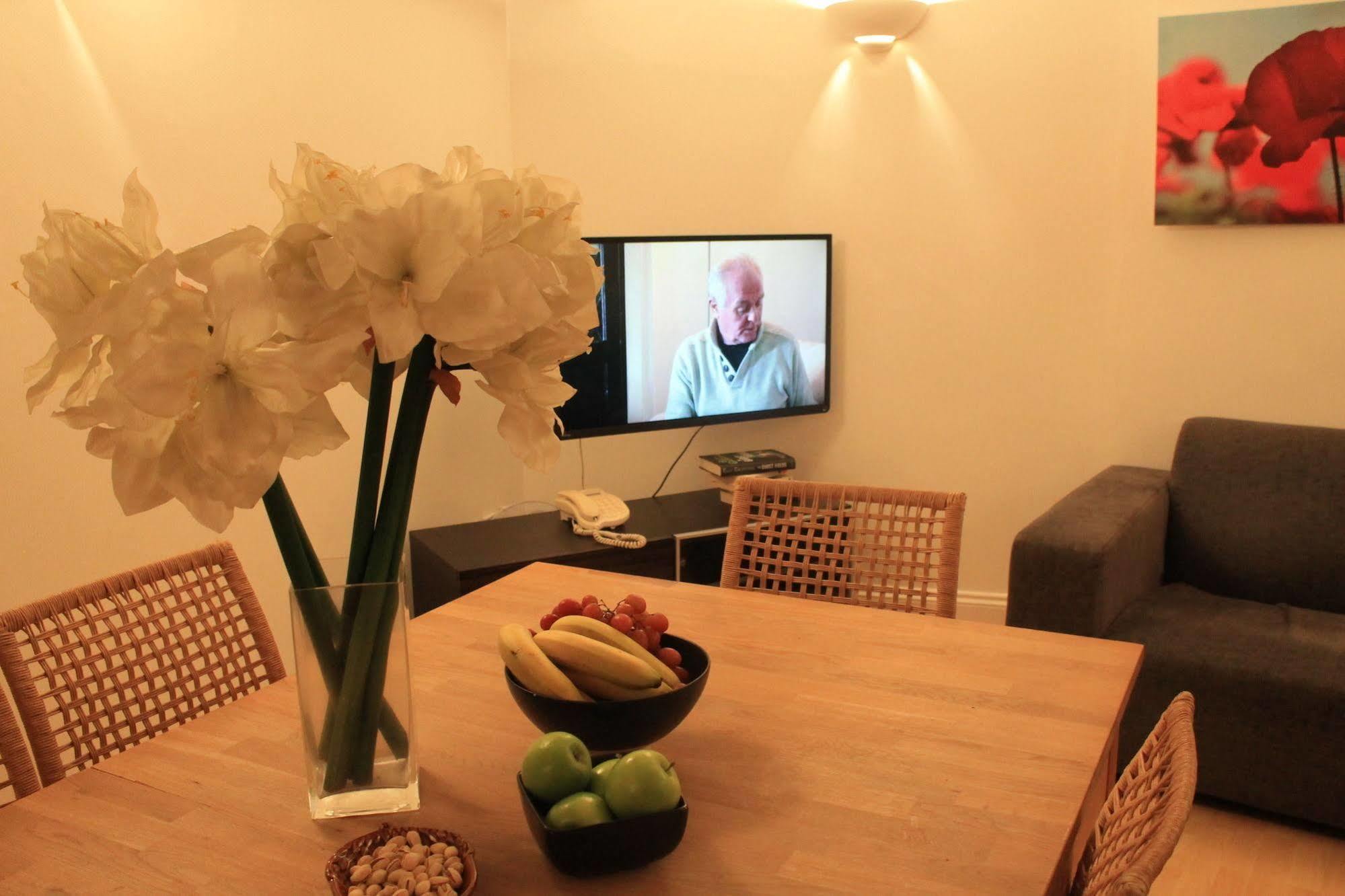Acorn Of - Crawford House *