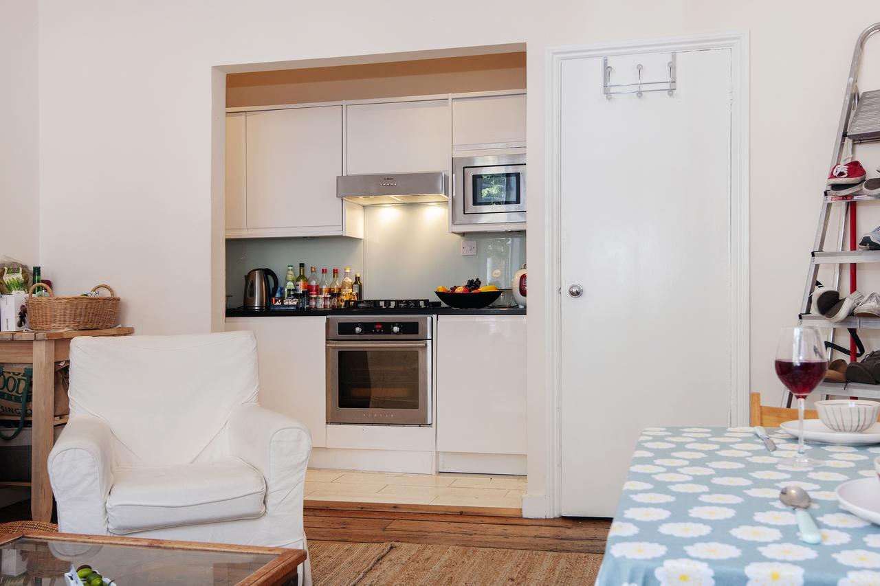 Bright Gratton Road * London