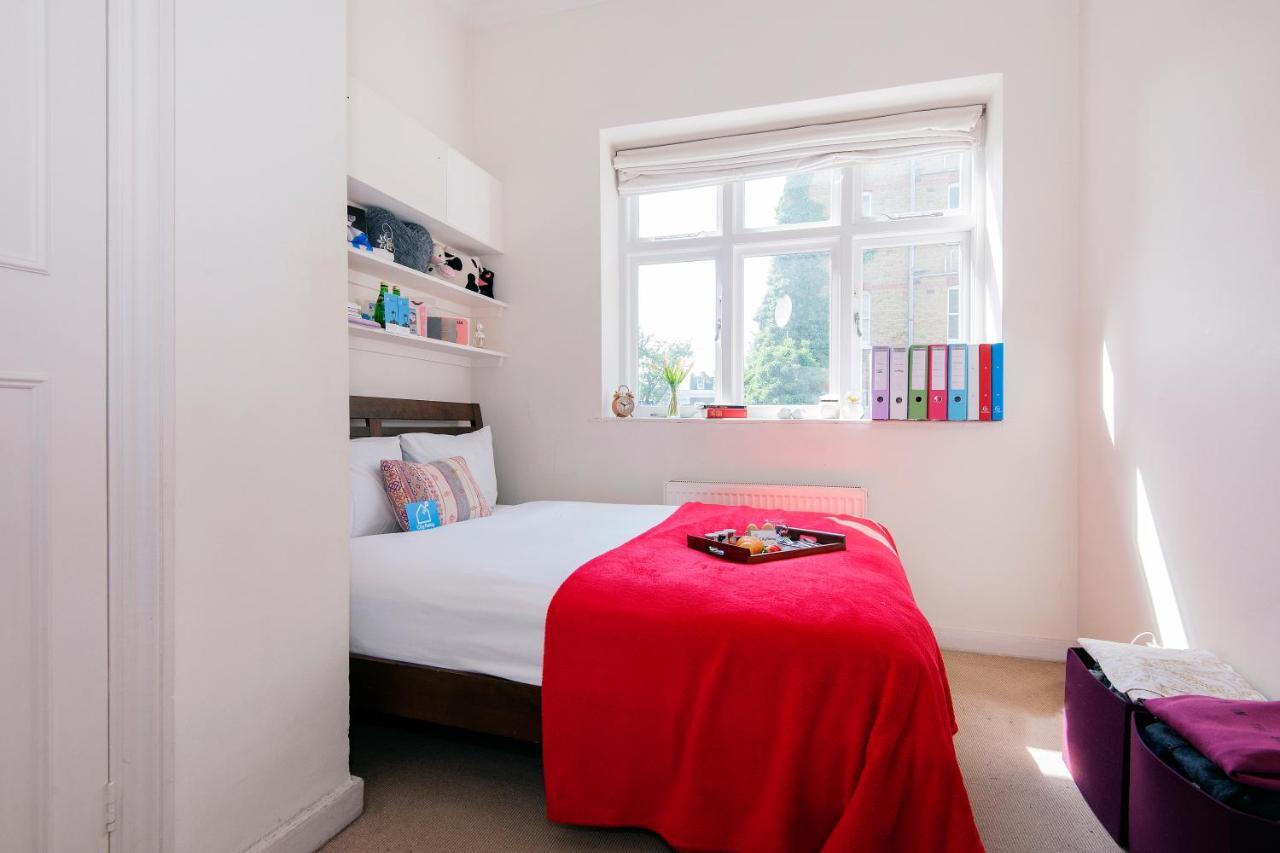 Bright Gratton Road Apartment London