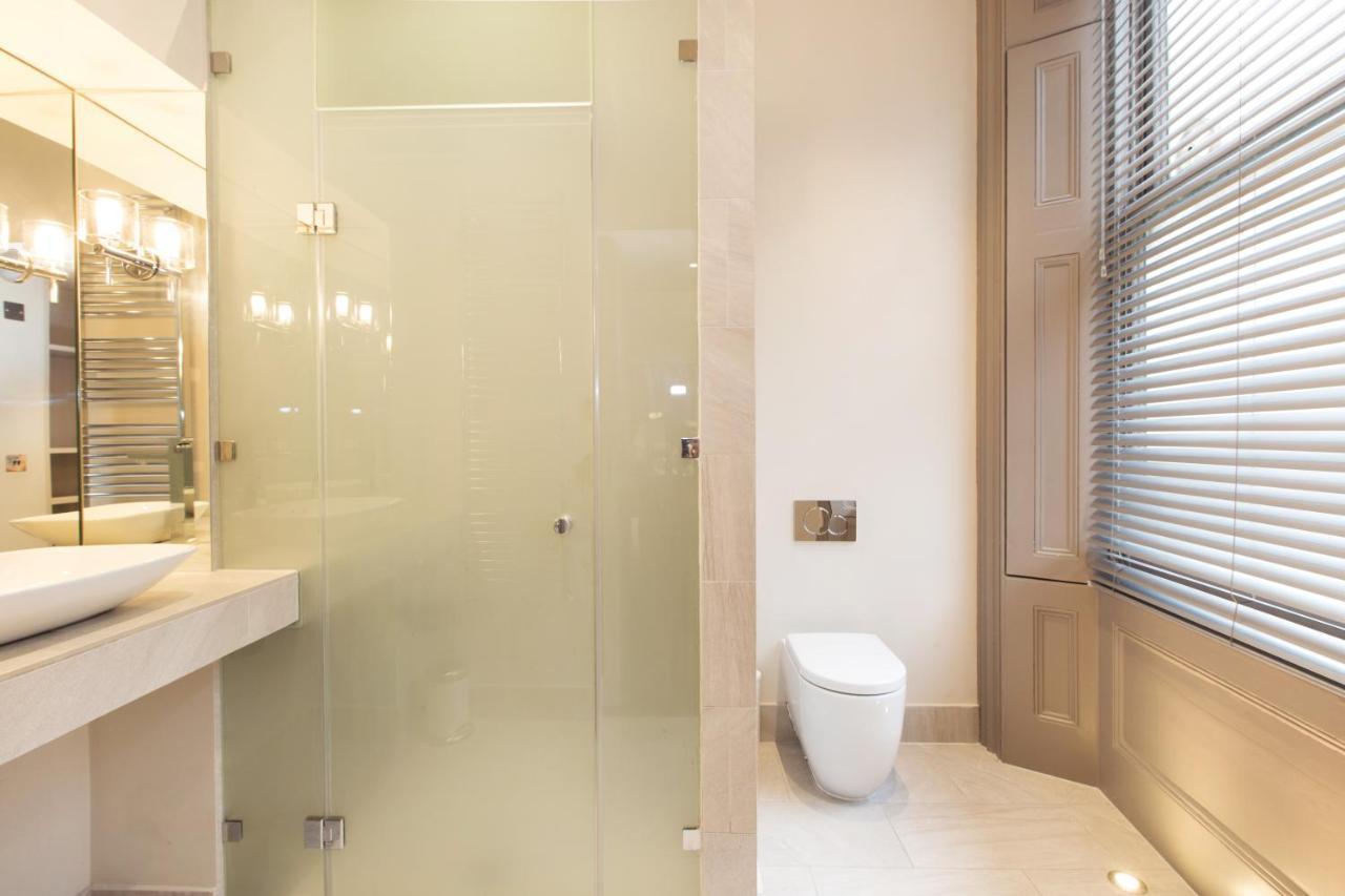 Emperors Gate By Allo Housing Apartment *