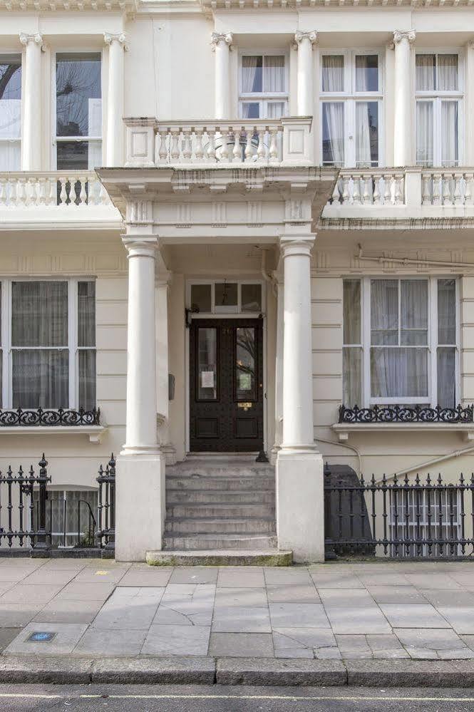 Notting Hill Gate 3*