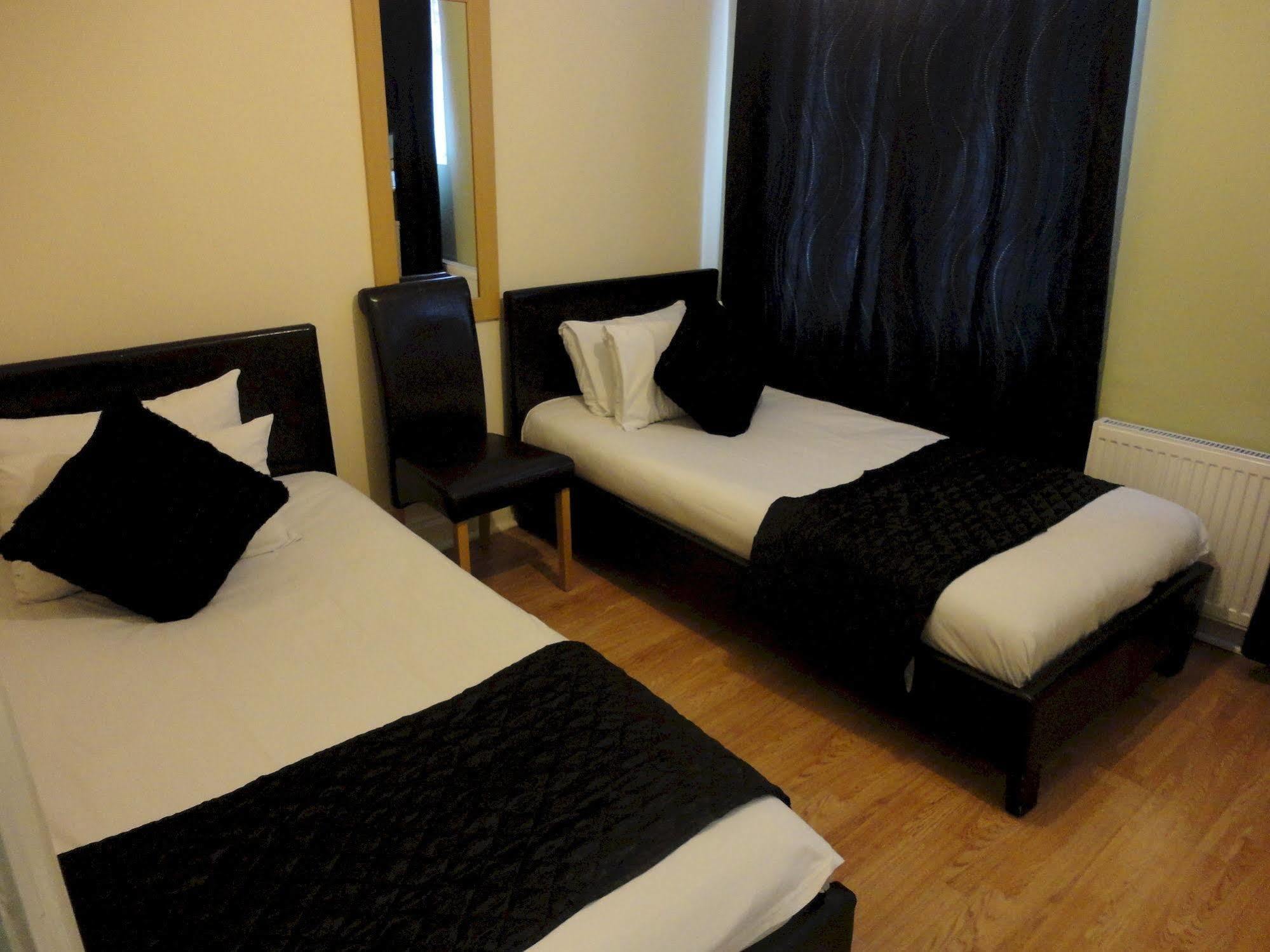 View - Road Market Hotell 2*
