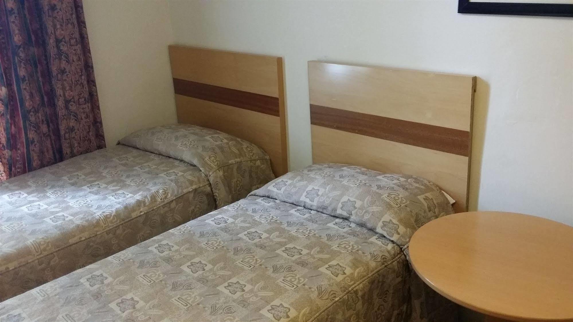 Palace Court 2*
