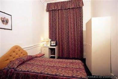 Hotel Palace Court 2*