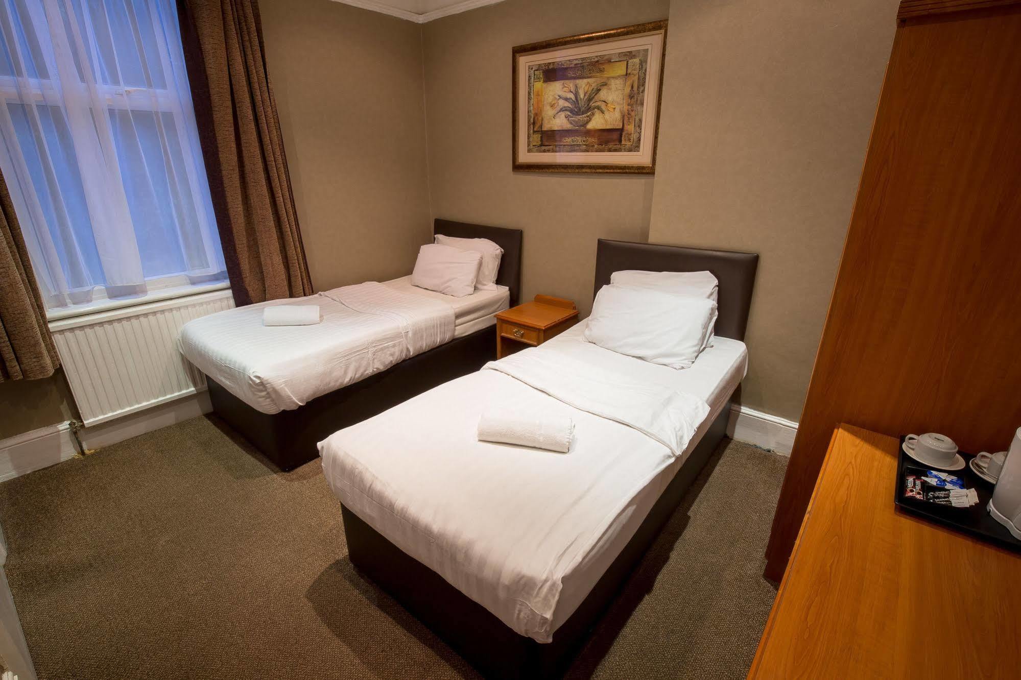 Newham Hotell 2*