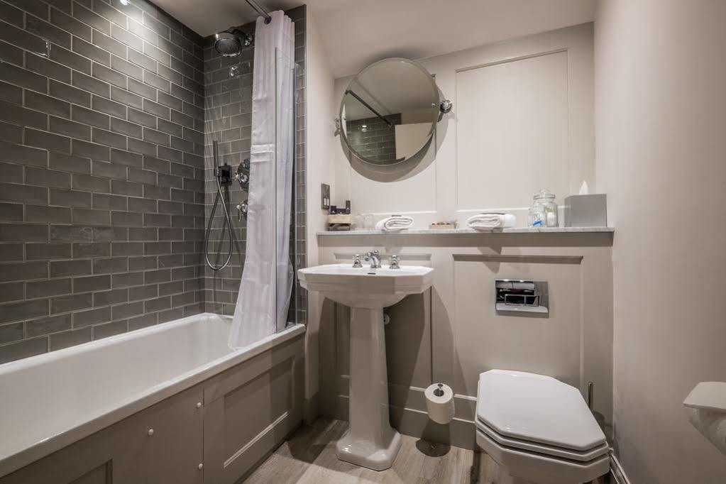 Hotel Coach & Horses