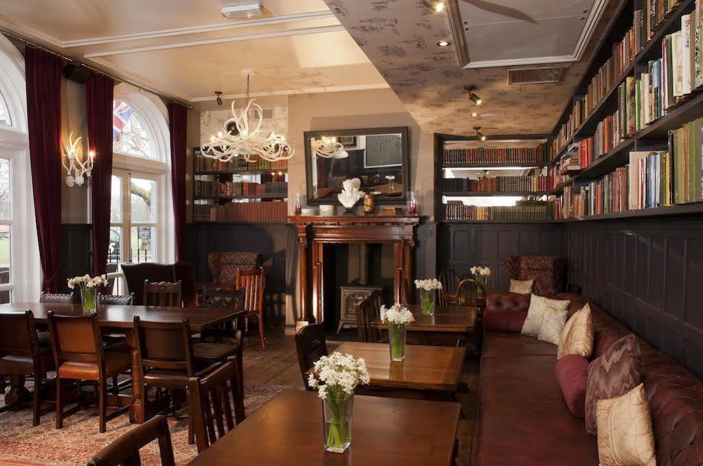 Coach & Horses