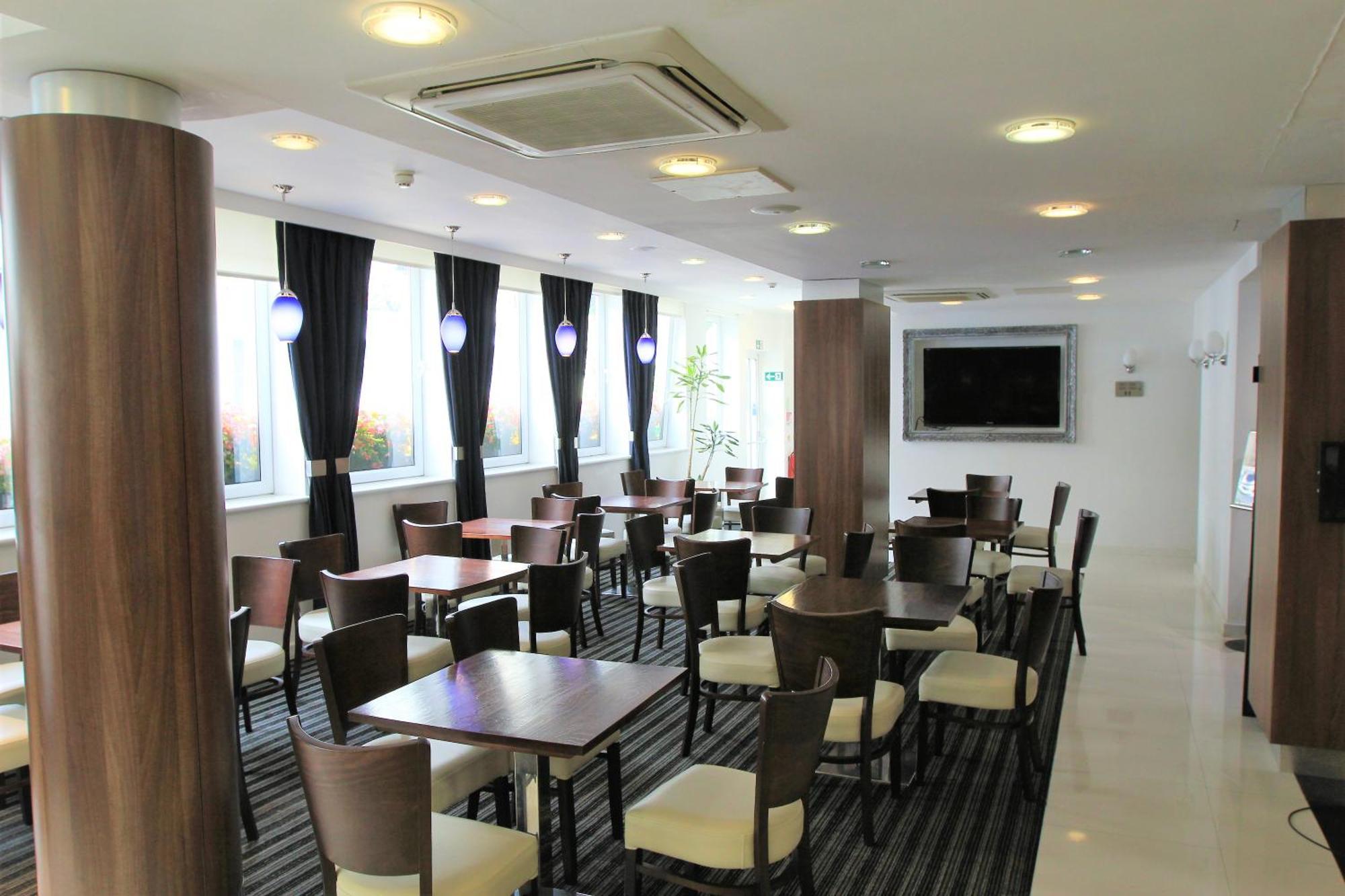 Hotel Ambassadors London