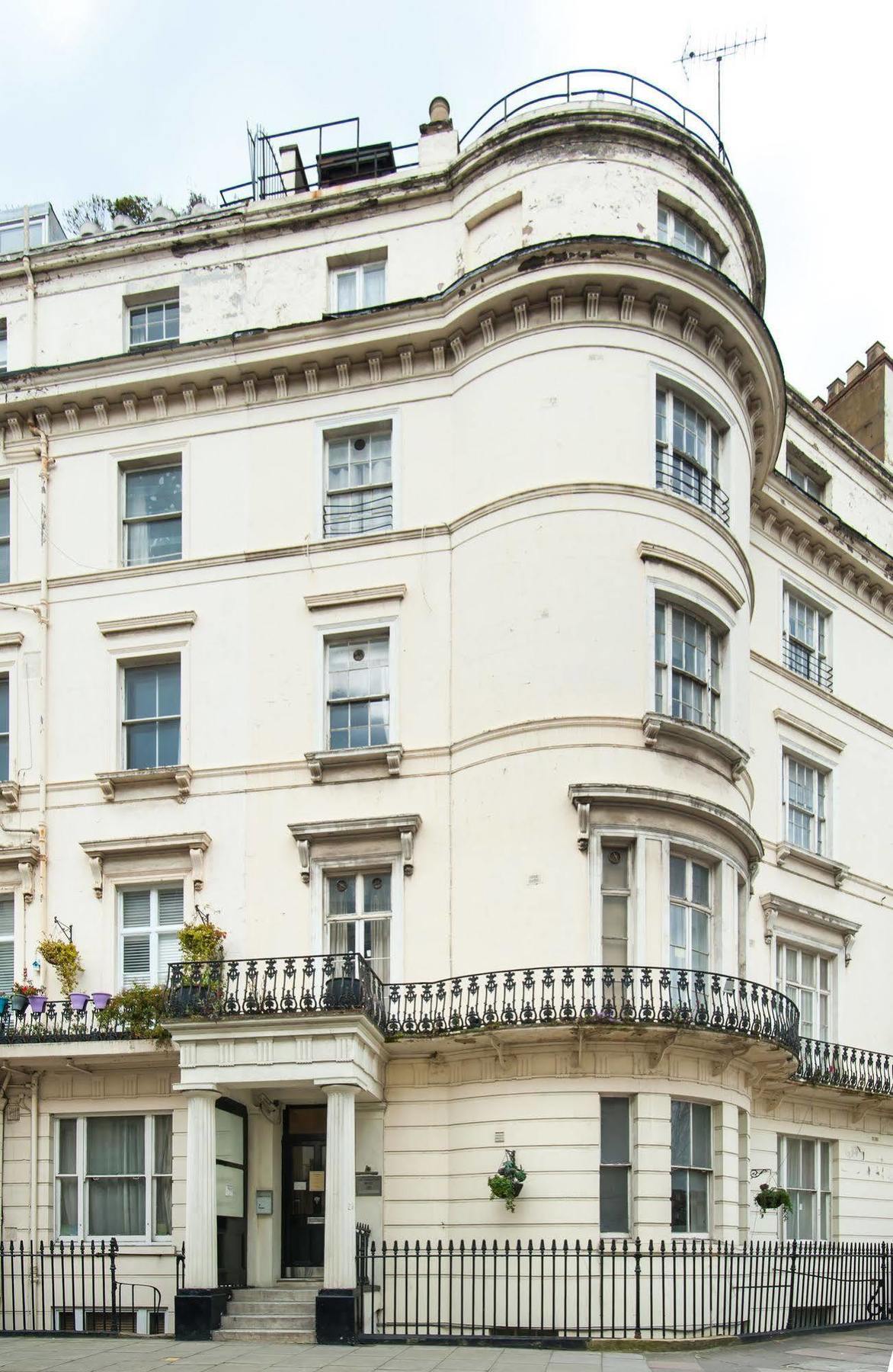 The Crescent Hyde Park Hotell