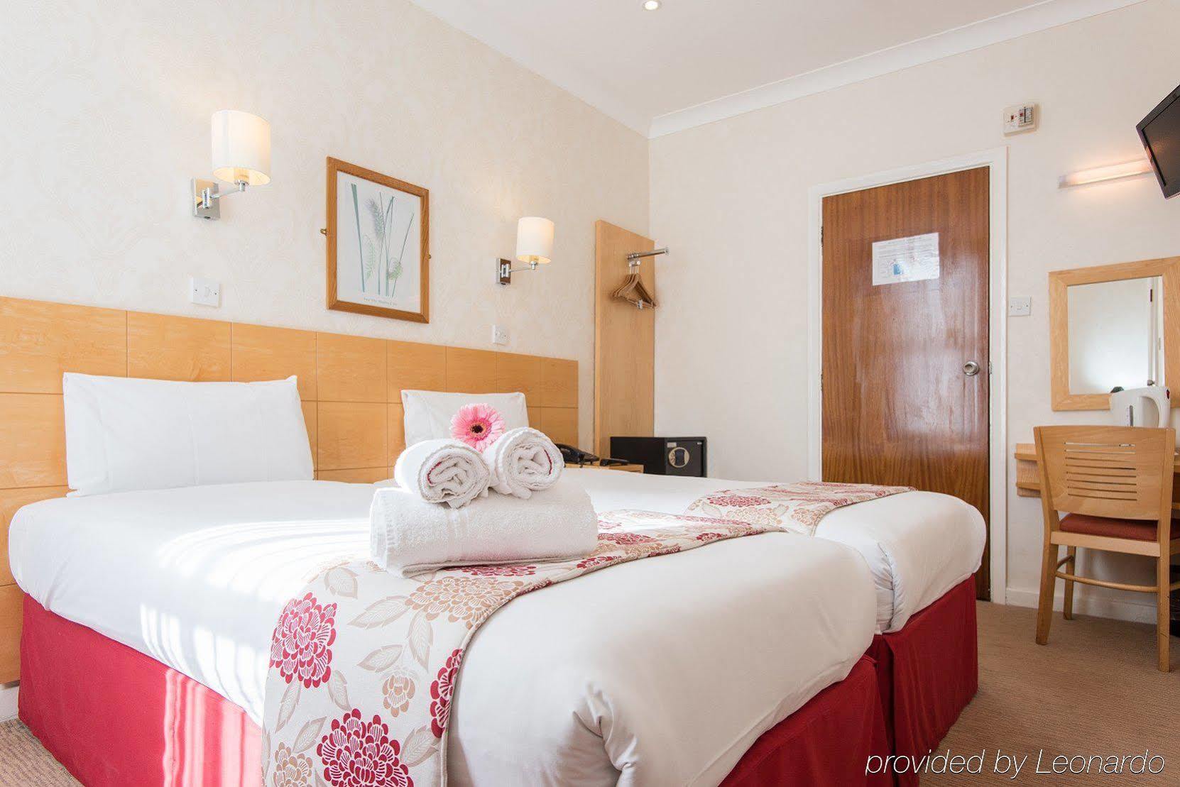 Hotell Oliver Plaza 4*