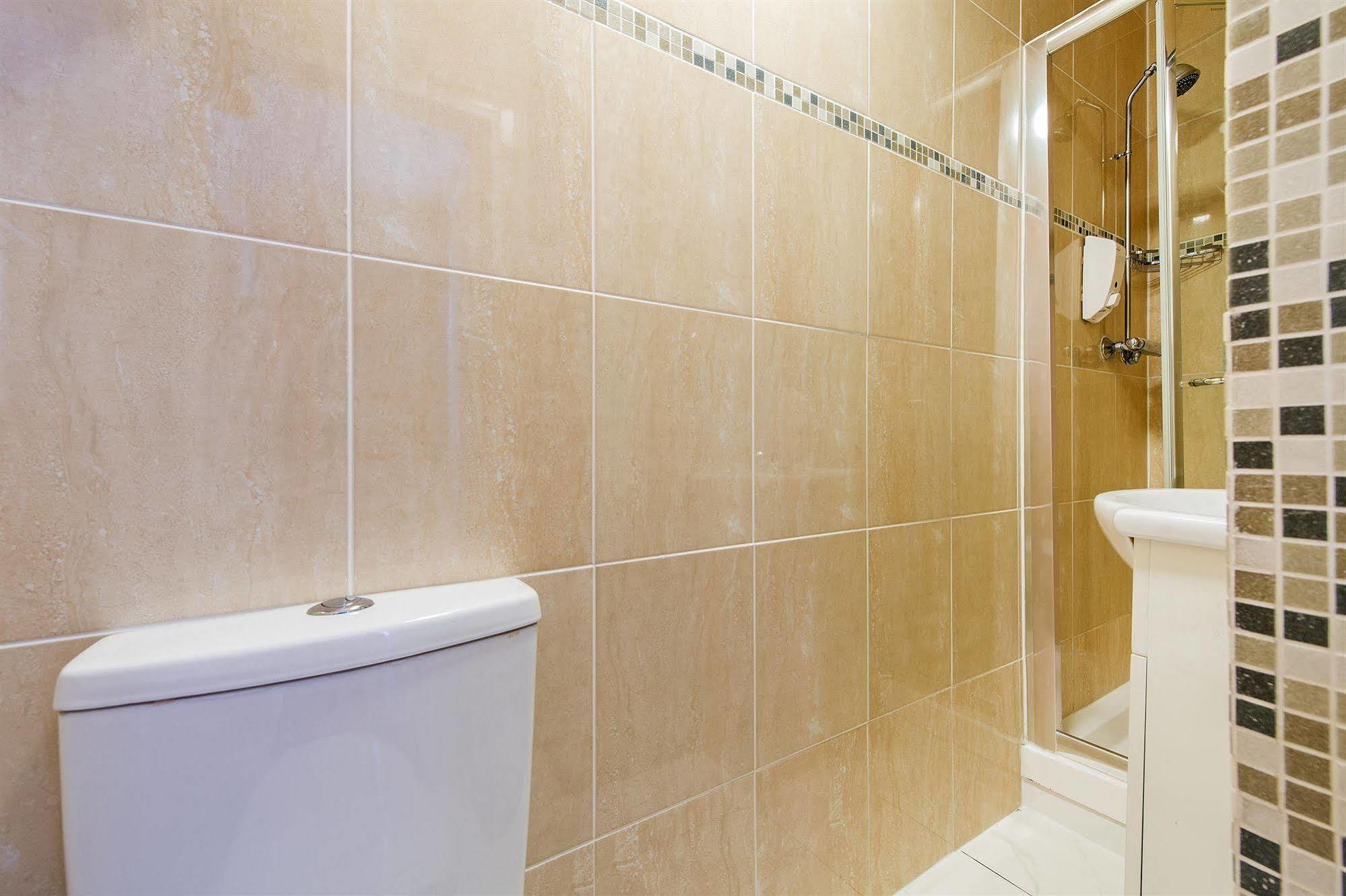 Lidos Hotel London