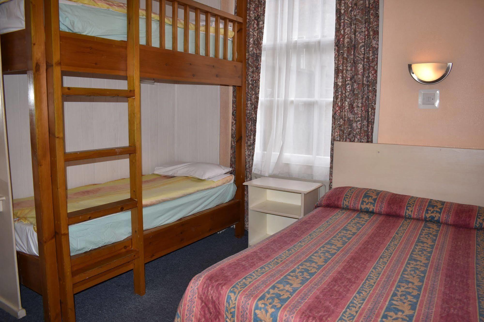 Guest house Macdonald London