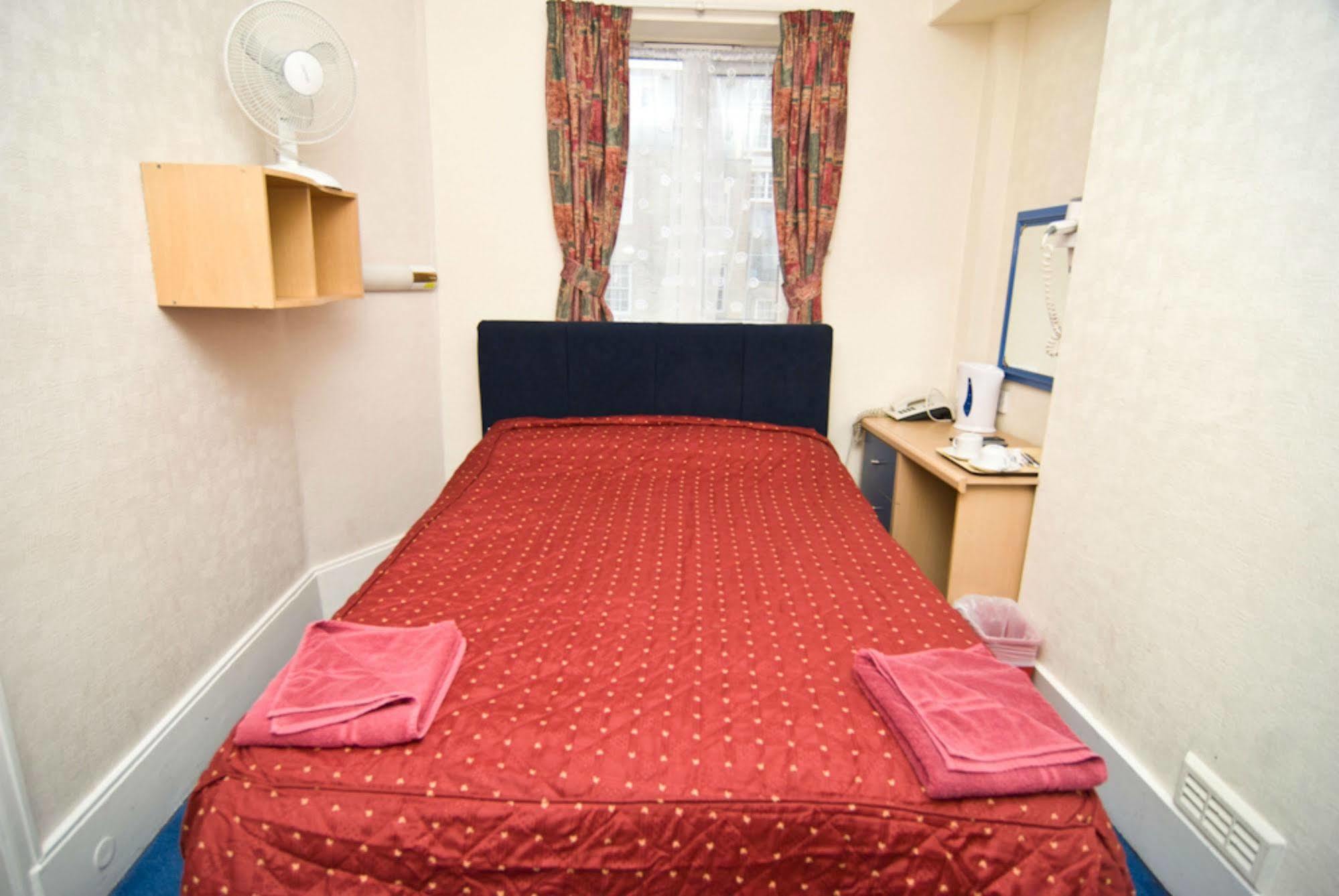 Hotel Boston Court